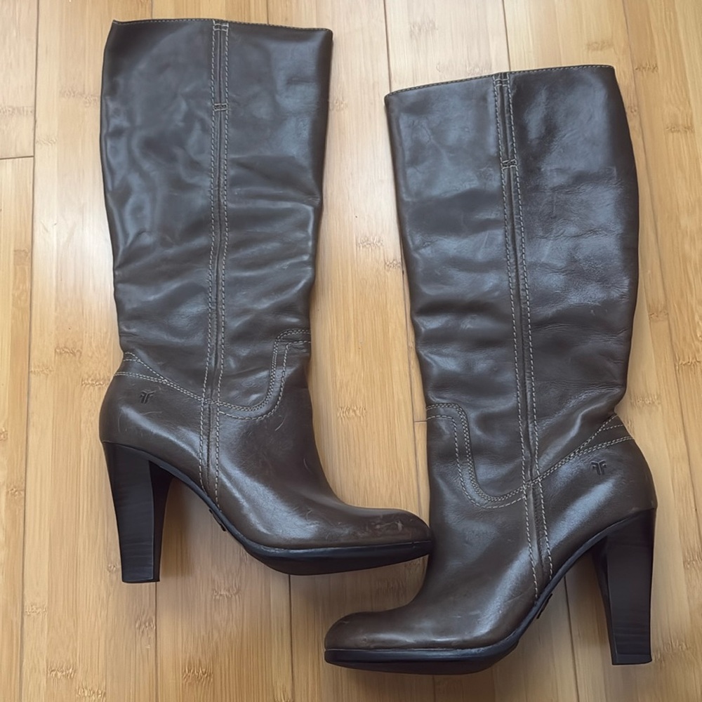 Frye Regina Zipper 4” heel brown boots